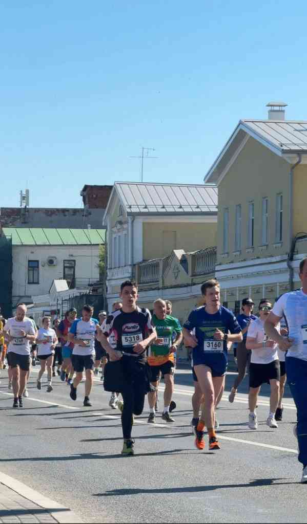 Сотрудники ТД Вертикаль приняли участие в марафоне Беги, герой в Екатеринбурге | ТД «Вертикаль»